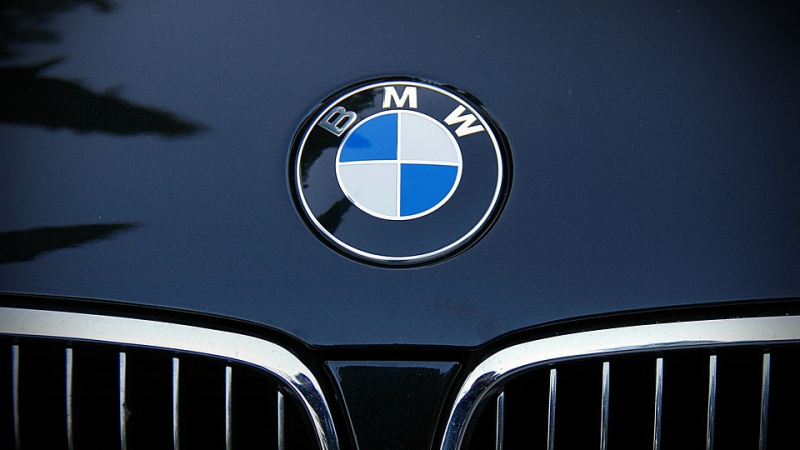 Защо платиха за BMW на над 20 години пари като за две чисто нови? СНИМКИ