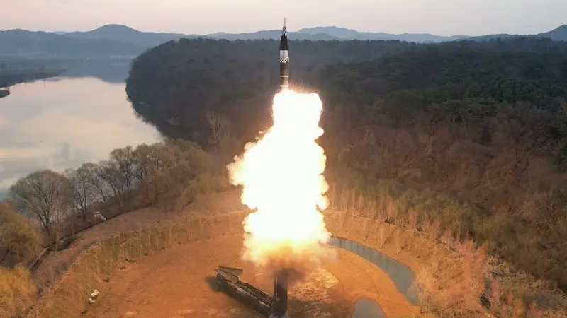 Пхенян съобщи за големи успехи в хиперзвуковите технологии за военни цели 