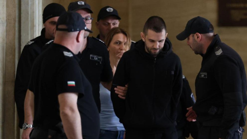 Тежък удар за шефката на "Митниците" Банкова и Стефан Димитров