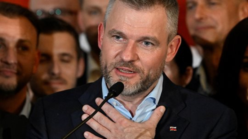 Словакия има нов президент, веднага се закани да...