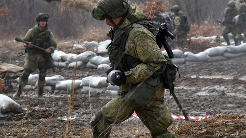 The Economist: Русия обучава 120 хил. войници в Сибир, може да ги изпратят да атакуват този град