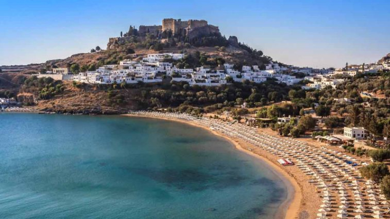 Гърция предлага безплатна почивка на популярен остров, ето кой ще намаже 