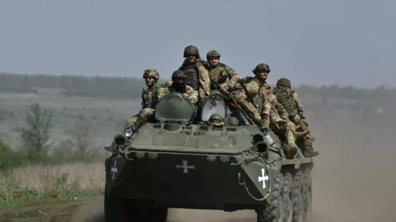 Newsweek: Войниците на Путин мрат като мухи на фронта