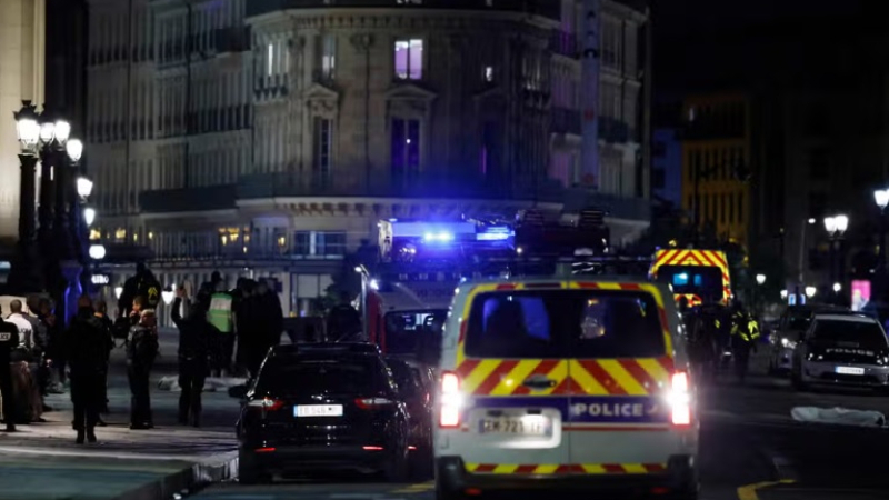 Стрелба в Париж, двама полицаи са в тежко състояние