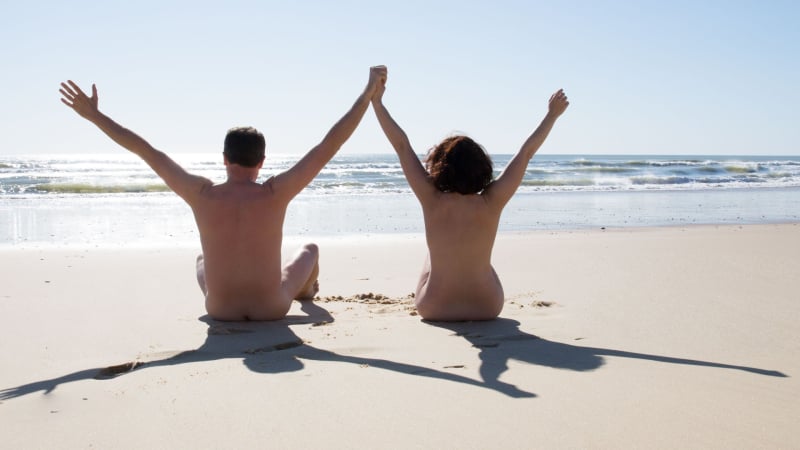 Вижте кои са най-страхотните нудистки плажове и сваляйте банските! 