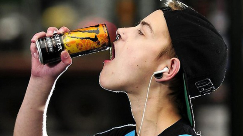 Защо енергийните напитки са опасни за децата