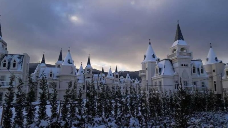 580 замъка, но нито един жител - историята на призрачния турски Disneyland СНИМКИ