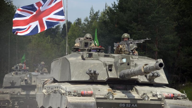 "Дейли Телеграф" смрази британците с новина за техните танкове и Русия