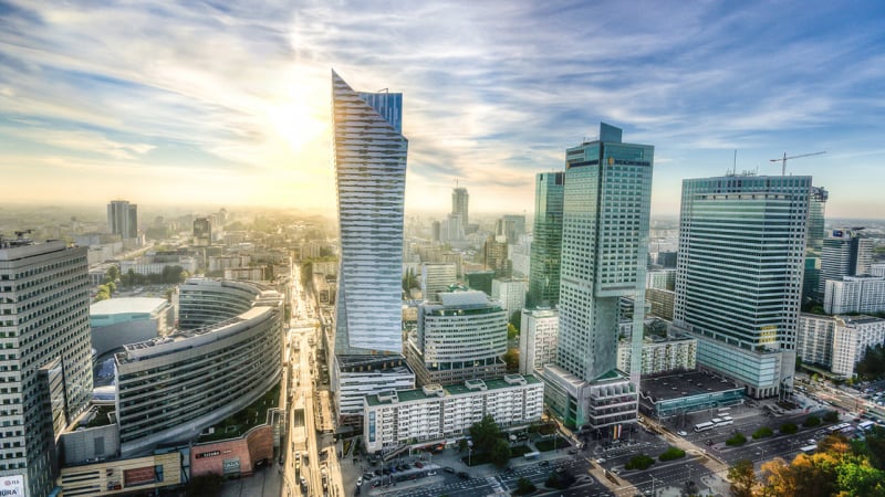 Разкриха тайната - защо Полша е магнит за сладки инвестиции 
