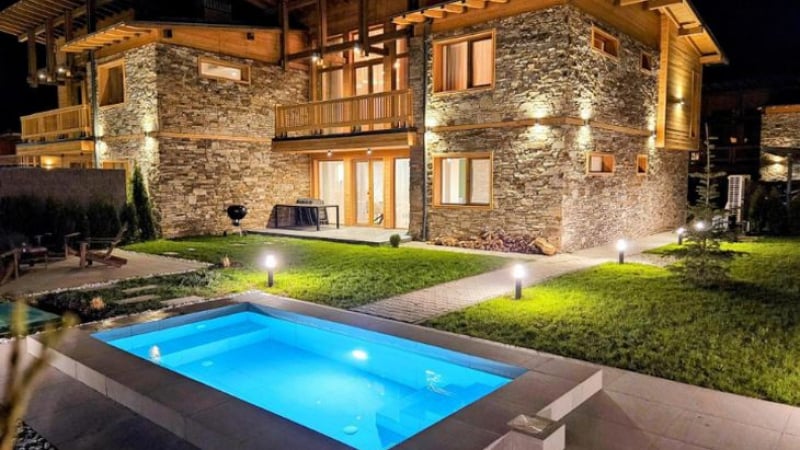 Ще хукнете натам: Къща с басейн, 3 спални и двор само за 93 000 евро, ето къде