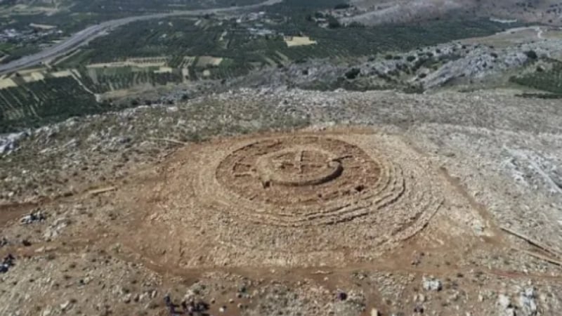 Мистичен кръг на хълм на Крит озадачи учените СНИМКИ