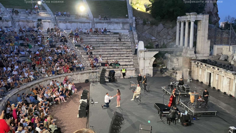 Зрелище в Античния театър в Пловдив, прекъснаха концерт на Марио Бионди заради тези двамата СНИМКИ