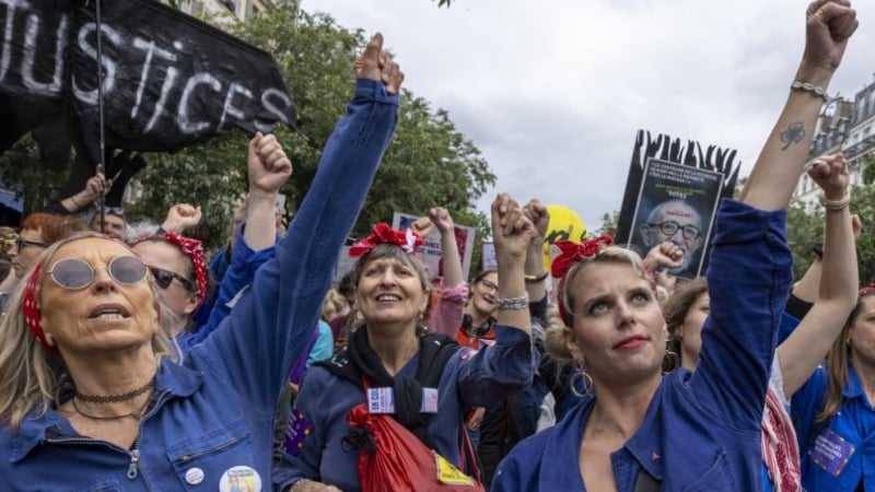 Франция се тресе! Хиляди излязоха на протест срещу...