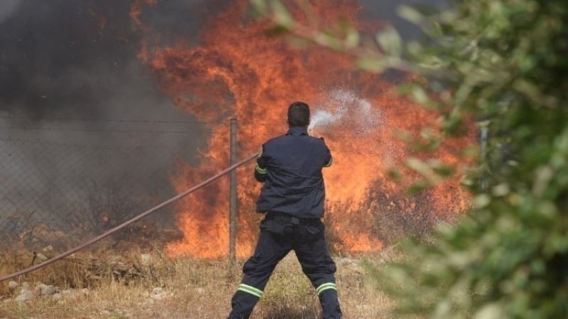 Огнен ад край Атина, разпоредена е евакуация СНИМКИ