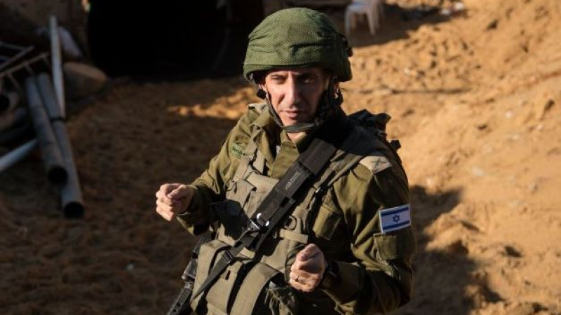 Хвърчат искри между говорителя на израелската армия и Нетаняху