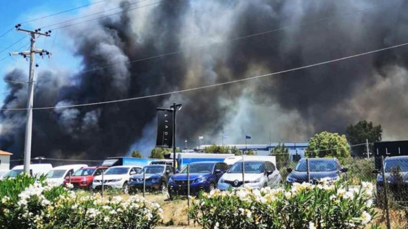 Огнен ад в Гърция, евакуират туристи