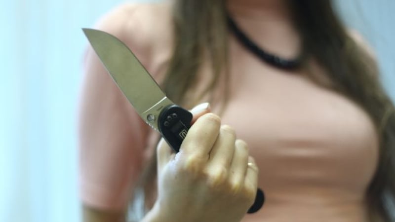 Последни новини за Гошко, ръган с нож от подивялата си жена във Враца 