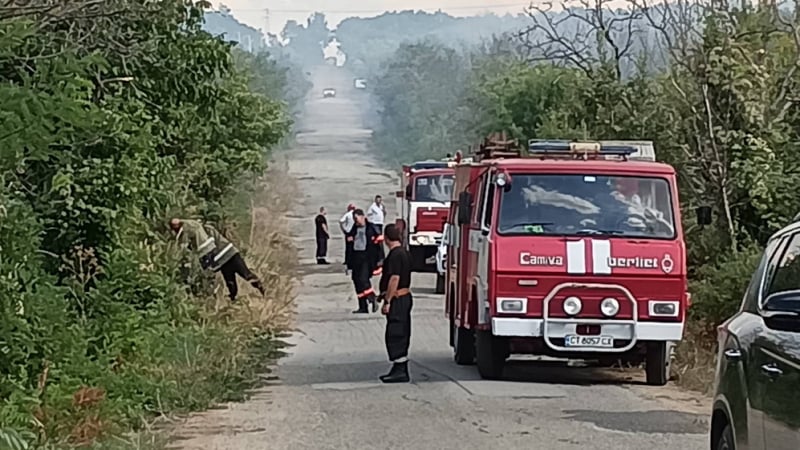 „Нашето село ще стане на пепел“: Пореден пожар затвори ключов пътен възел