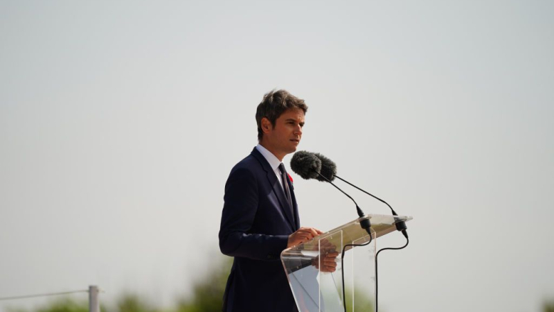 Кратко царува най-младият френски премиер Габриел Атал