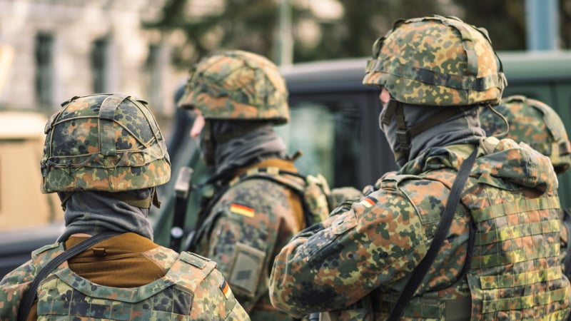 Немски генерал предлага революция в армията на страната
