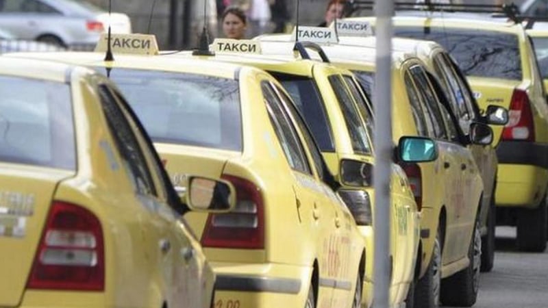 Бургазлии обявяват бойкот на такситата: Сега има туристи, но ще ги видим зимата