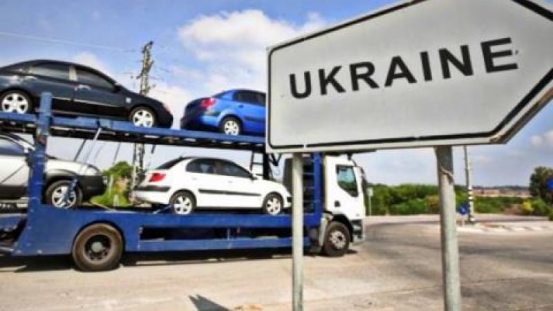 Икономия на макс: Колко струват колите, с които украинците пестят бензин 