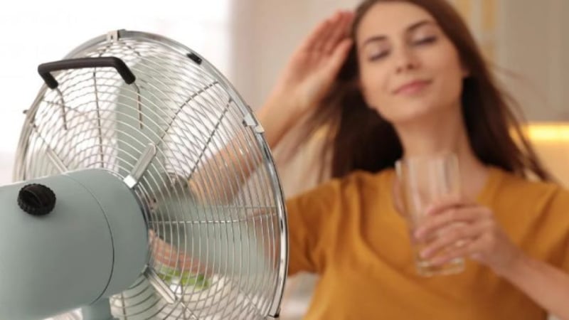 Ето как да сложите вентилатора в стаята, за да охлажда