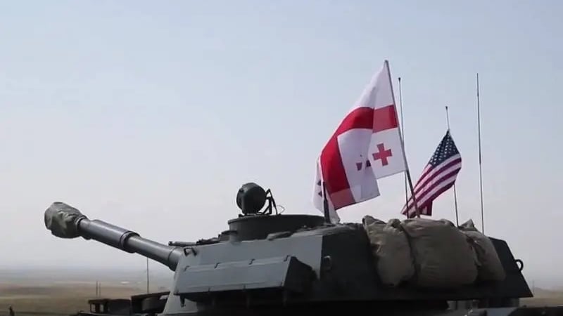Пол Крейг Робъртс: САЩ планират да отворят втори фронт и да ударят в гърба Русия 