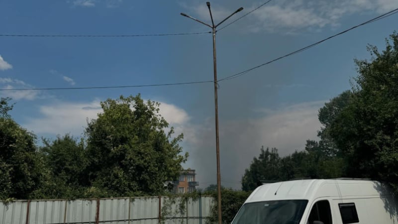 Първо в БЛИЦ: И София пламна! Гъст дим се вижда от този столичен квартал ВИДЕО