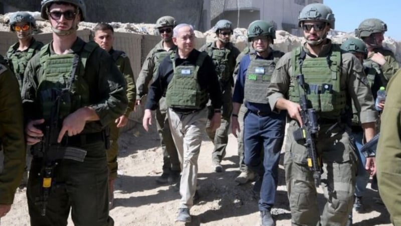 Нетаняху се появи изненадващо сред израелските сили в Рафах ВИДЕО