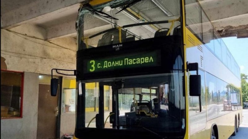 Лоша новина за един от най-любимите автобуси в София, окепазиха го СНИМКИ 