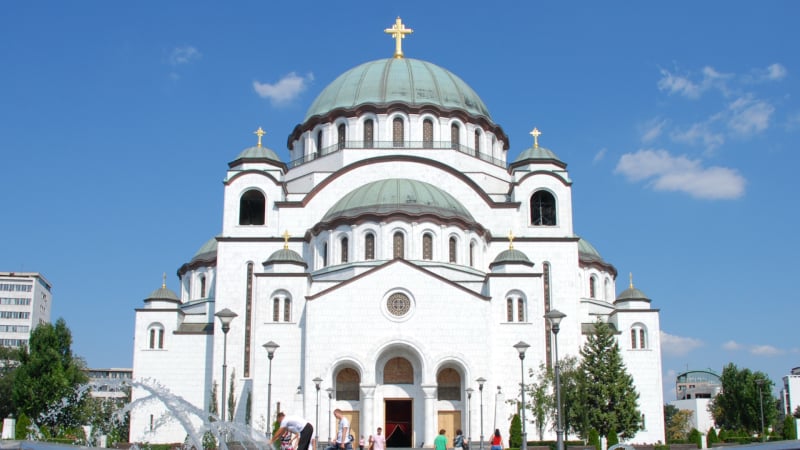 Невиждан скандал тресе Сърбия, намесени са църквата и много пари