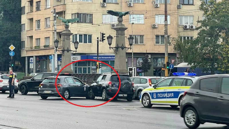 Извънредна ситуация в центъра на София! Полицаи веднага дойдоха на мястото СНИМКИ
