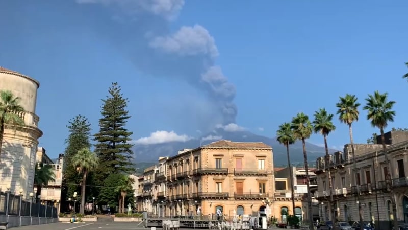 Етна бълва огън и лава, извънредна ситуация в Катания ВИДЕО