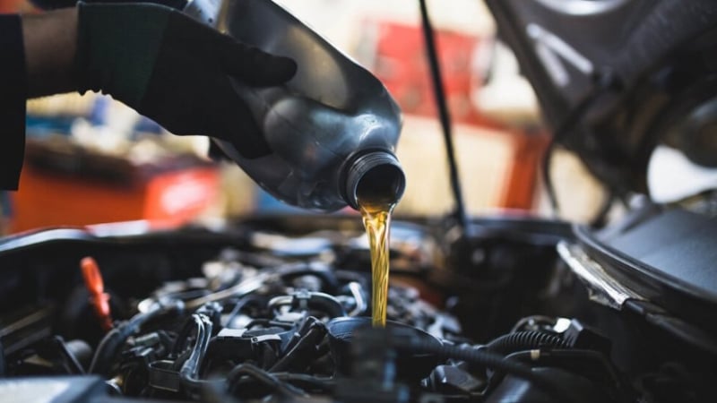 5 грешки на шофьорите, които водят до голям разход на масло