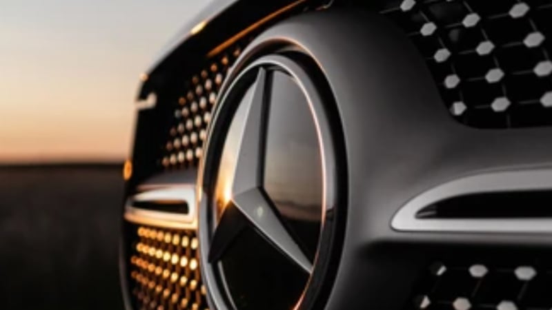 Фотошпиони показаха уникалния салон на обновения Mercedes-Benz GLE СНИМКИ