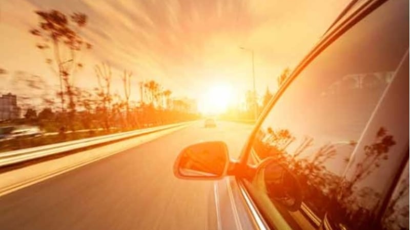 За да нямате проблеми: Как да шофирате в екстремните условия на лятото