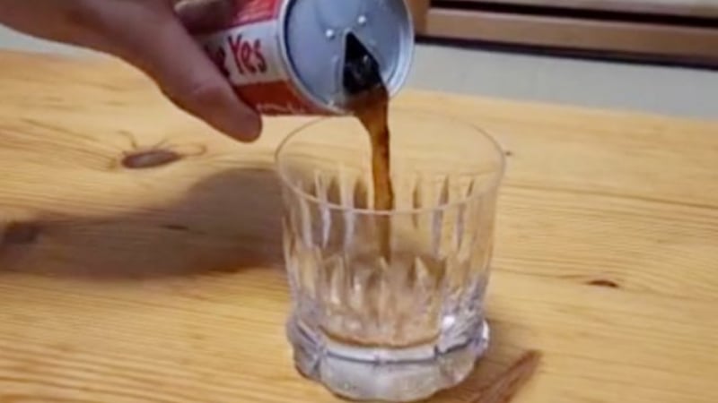Мъж намери 40-годишно кенче с кока-кола, изпи го и тогава дошла изненадата