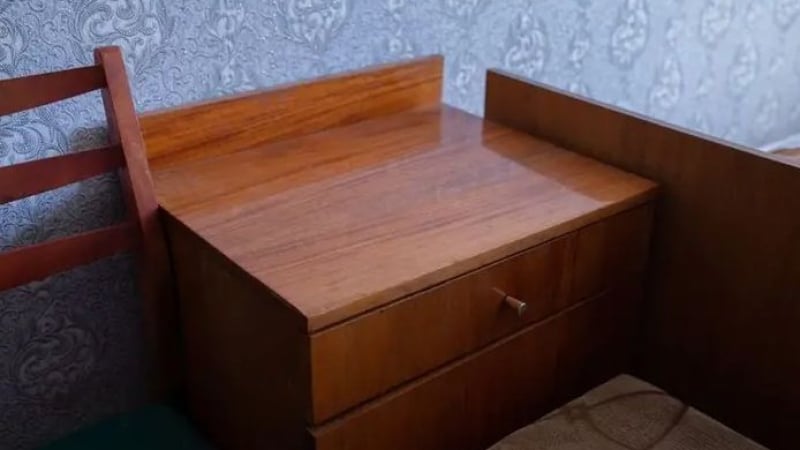 24 г. гъркиня хвърли нощното шкафче на дядо си, малко по-късно полиция почука на вратата ѝ