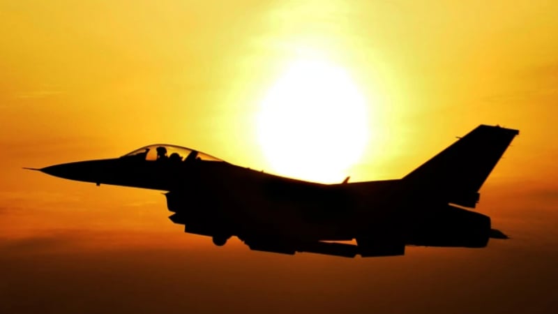 WSJ: САЩ решиха да снабдят F-16 за Украйна с най-съвременни бомби