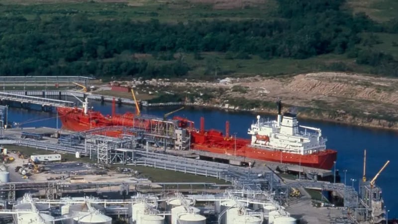 Вносът на LNG в Азия достига рекорд след отказа на ЕС от суровината