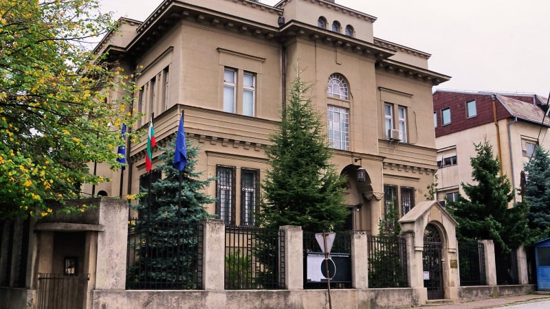 Нов скандал гърми с РСМ, намесени са хигиенистка и българското гражданство