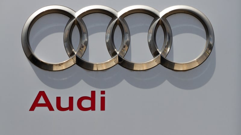 Нова емблема: Audi удари черен печат на четирите пръстена