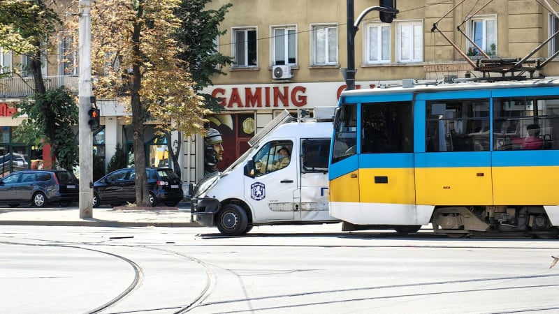 Кошмарна ситуация на Лъвов мост в София, столичани не вярват на очите си СНИМКИ