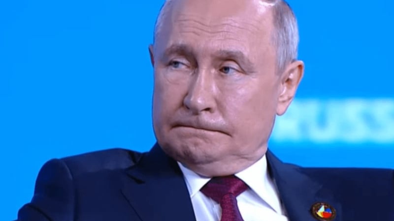 „Зелени човечета“ вместо армия: Дипломат обясни защо Путин не нападна открито през 2014 г.