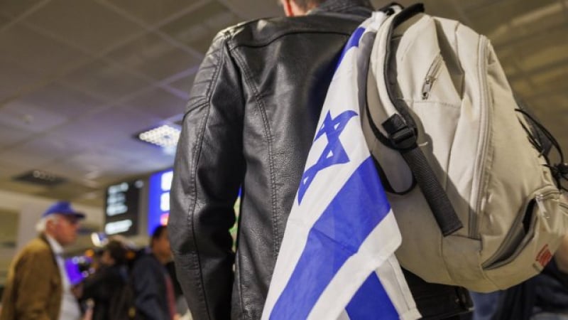 Хиляди израелци не могат да се върнат у дома заради спрени полети