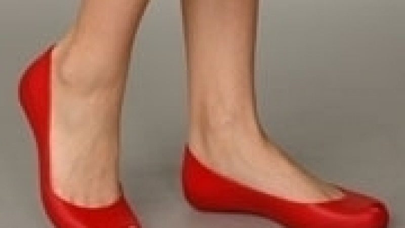На мода в Италия са сандалите от желе