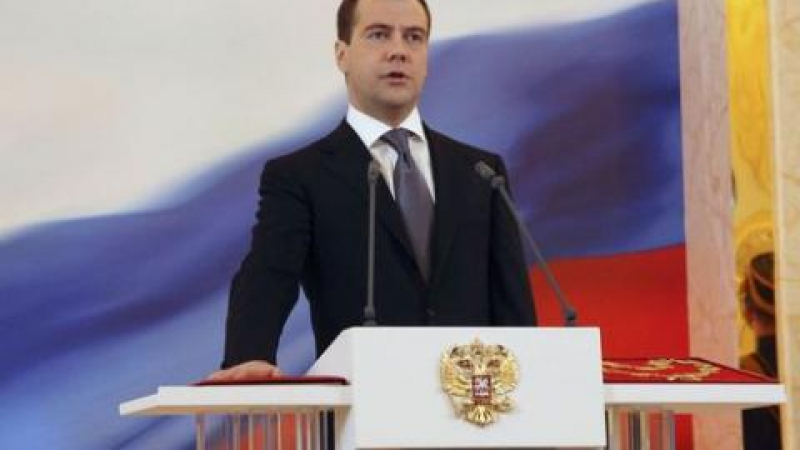 Медведев: Русия оттегля армията си от вътрешногрузинската територия

