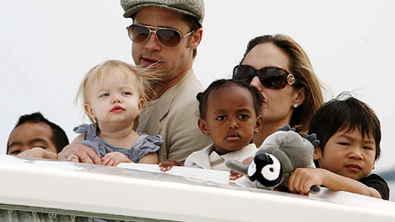 Брад Пит и Анджелина Джоли обмислят ново осиновяване