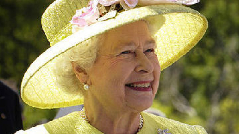 Елизабет ІІ ще прекрати издръжката на свой братовчед
